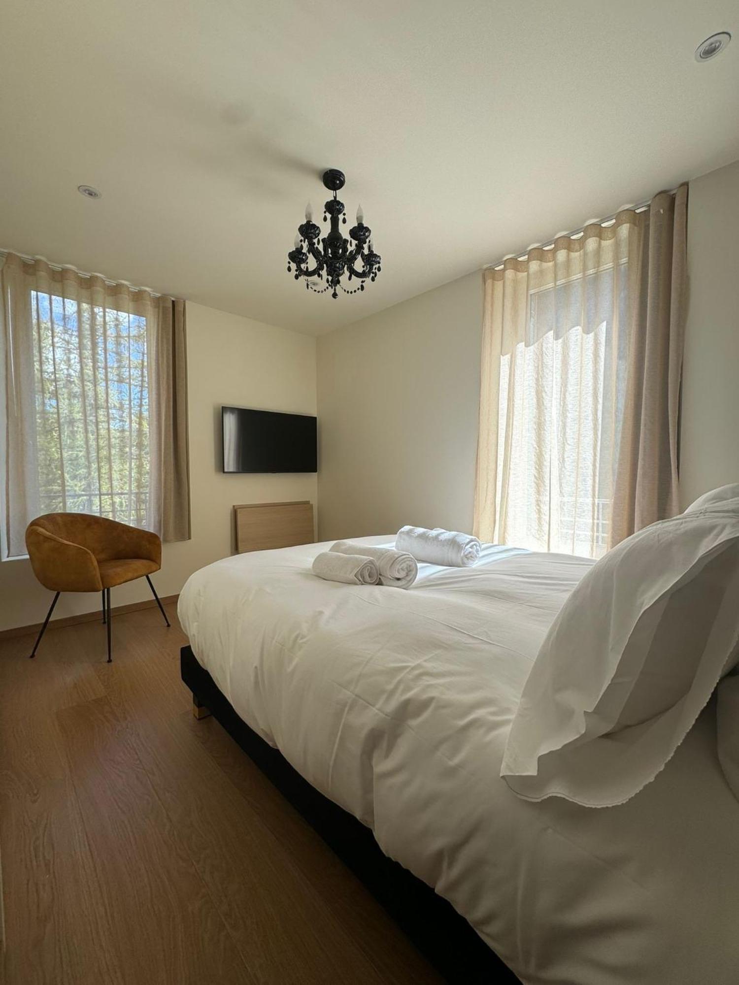 Appartements Confortables Avec Vue Montagne - Residence Villa Belle Fleur Château-Ville-Vieille Exteriér fotografie