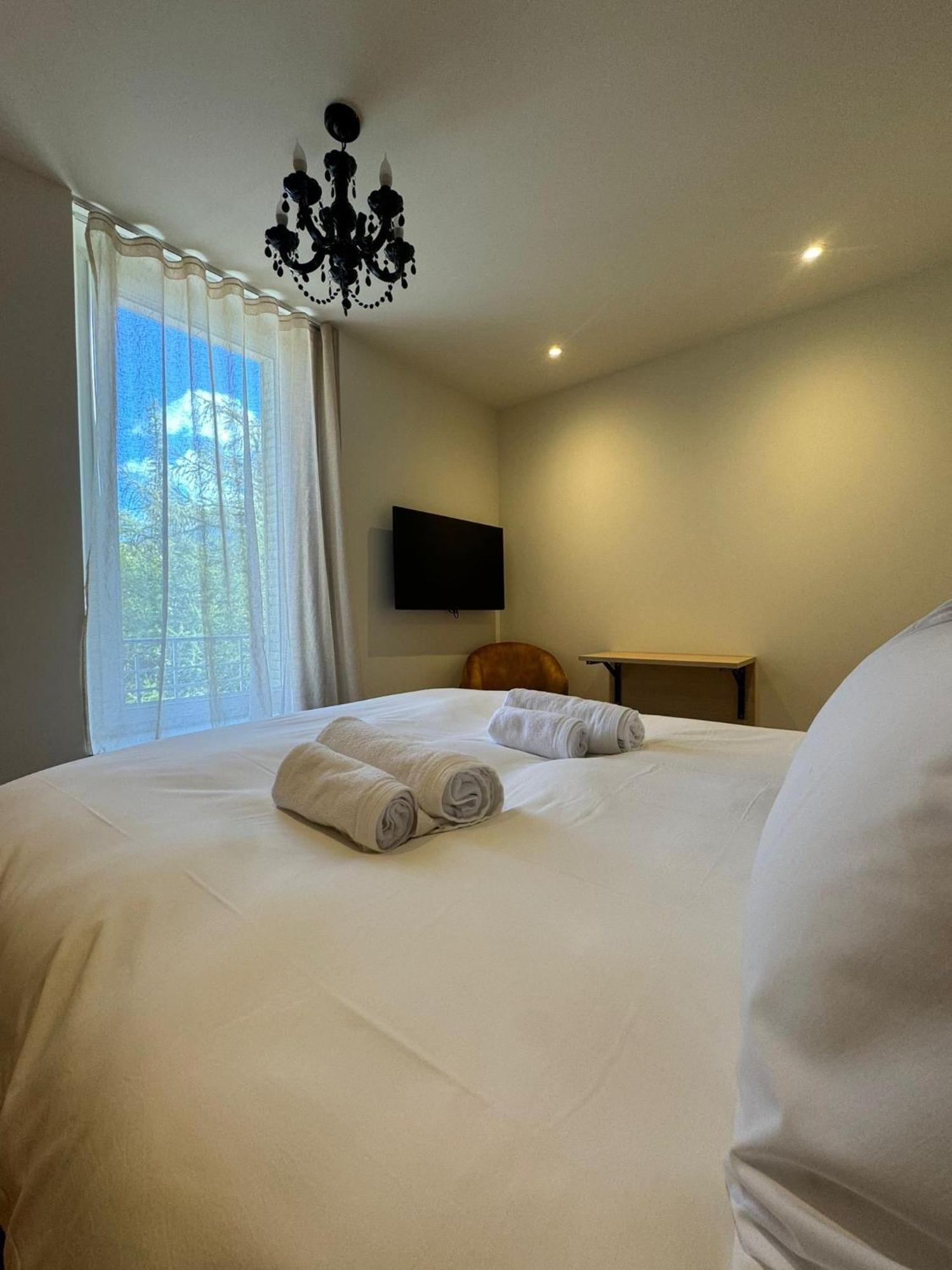 Appartements Confortables Avec Vue Montagne - Residence Villa Belle Fleur Château-Ville-Vieille Exteriér fotografie