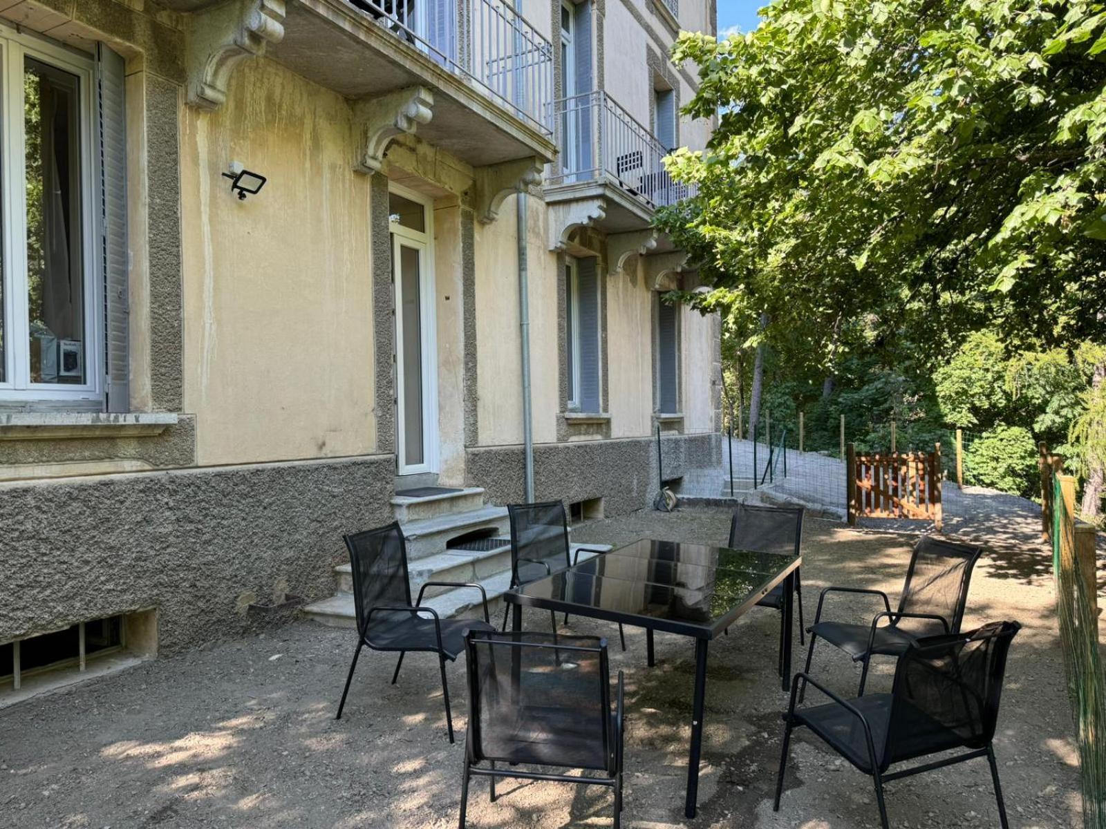 Appartements Confortables Avec Vue Montagne - Residence Villa Belle Fleur Château-Ville-Vieille Exteriér fotografie