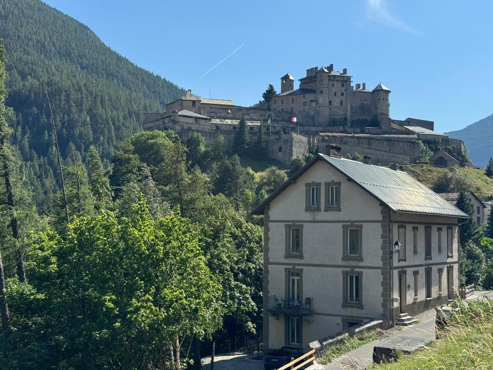 Appartements Confortables Avec Vue Montagne - Residence Villa Belle Fleur Château-Ville-Vieille Exteriér fotografie