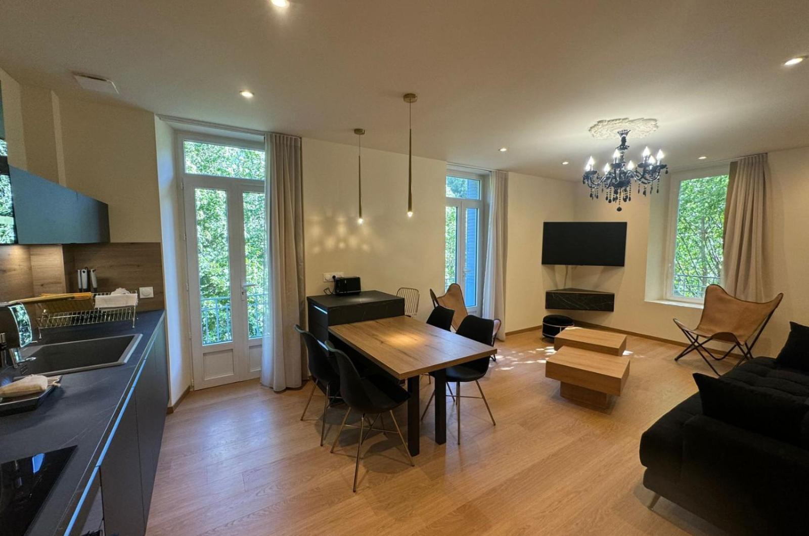 Appartements Confortables Avec Vue Montagne - Residence Villa Belle Fleur Château-Ville-Vieille Exteriér fotografie